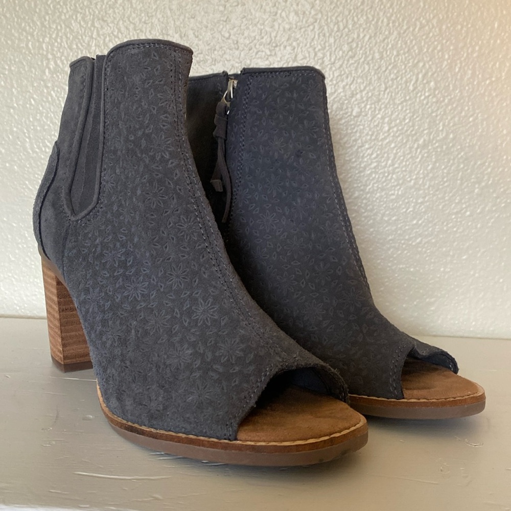 Toms Open-toe Grey Booties